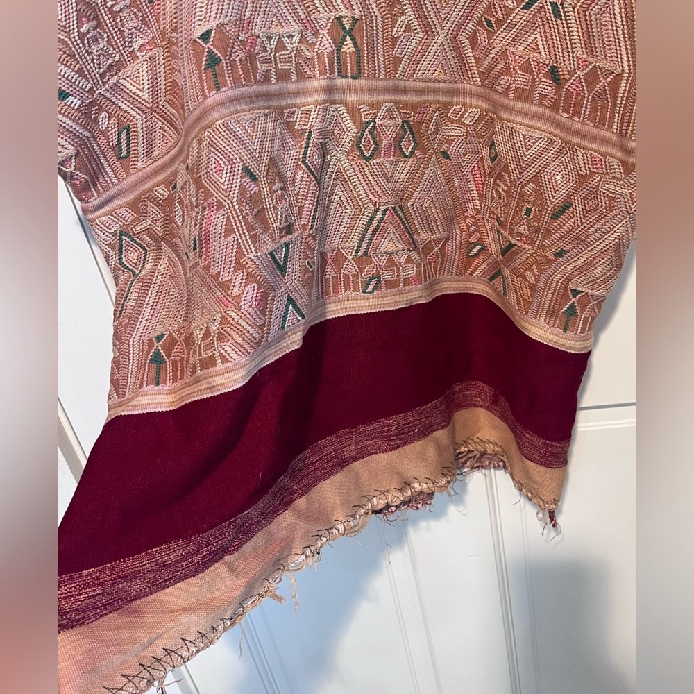 Artemis Women's Tribal Print Short Sleeve Top - Burgundy and Tan - Picture 2 of 7